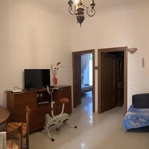 In Centro Ben Servito Savona